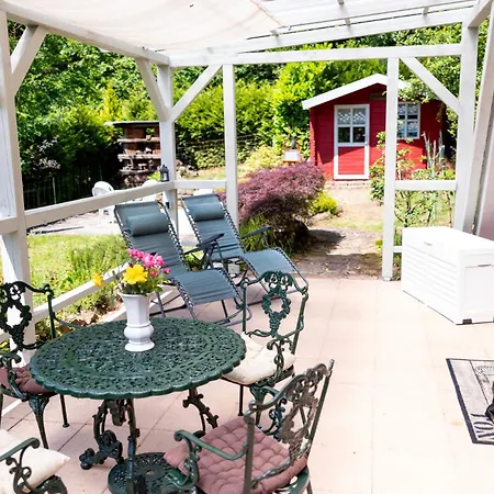 Roter Fuchsbau Am Eichwald 木屋