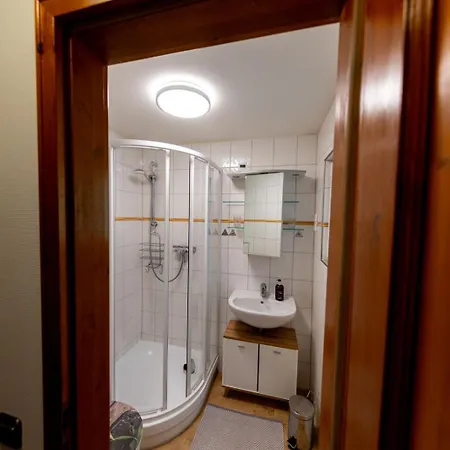 Roter Fuchsbau Am Eichwald 木屋 *