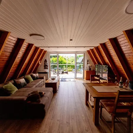 Roter Fuchsbau Am Eichwald Gossersweiler-Stein