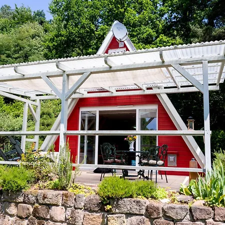 Roter Fuchsbau Am Eichwald