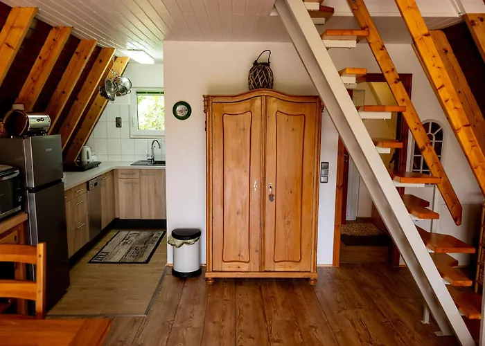 Roter Fuchsbau Am Eichwald * Gossersweiler-Stein