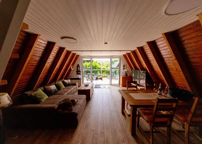 Roter Fuchsbau Am Eichwald Gossersweiler-Stein